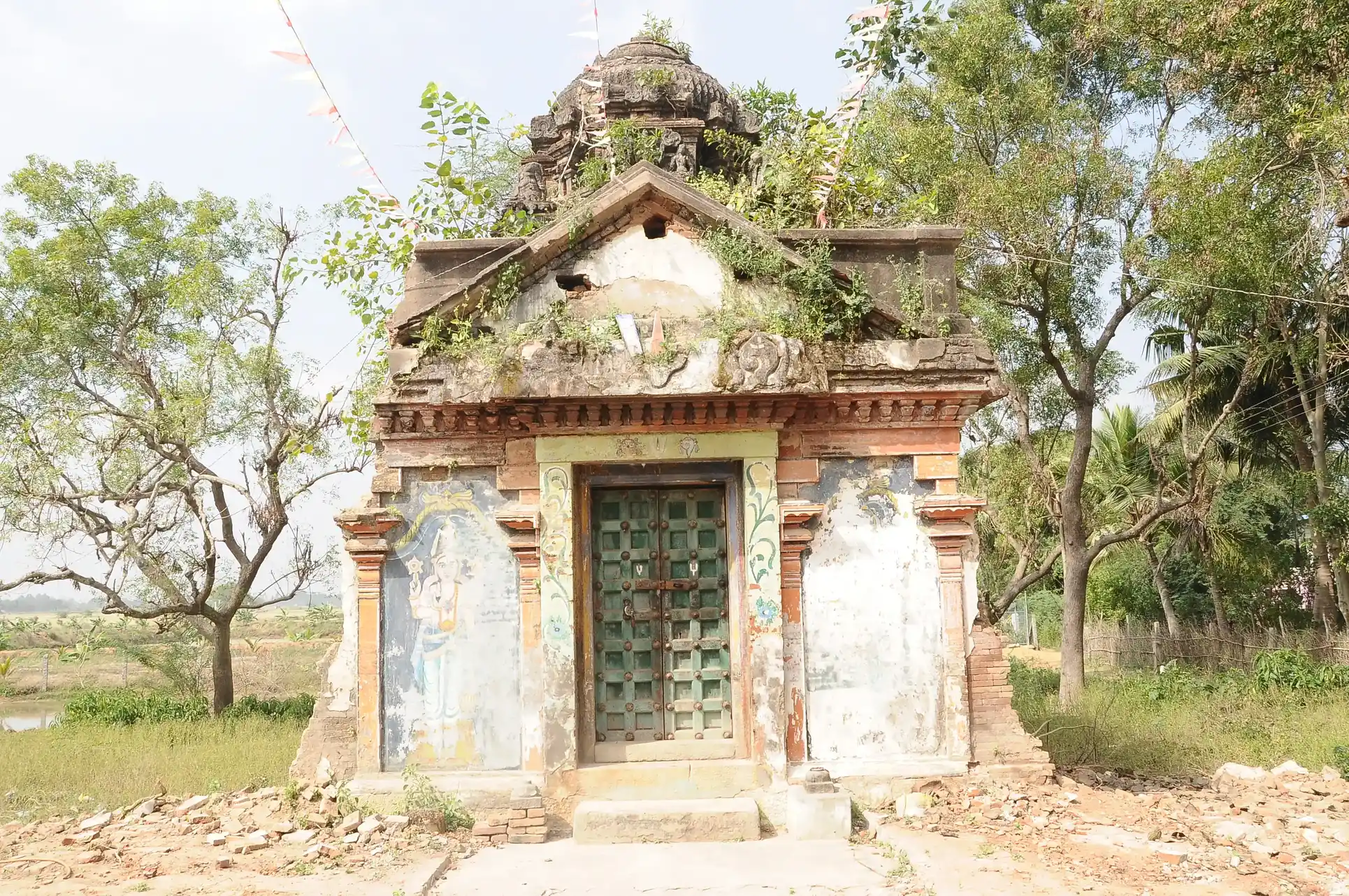 Arulmigu Varadharajaperumal Temple, Velampundi - 608304 அருள்மிகு வரதராஜப்பெருமாள் திருக்கோயில், வேலம்பூண்டி - 608304, Cuddalore - Ancient Temple Architecture and History Image 11