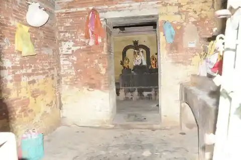 Arulmigu Varadharajaperumal Temple, Velampundi - 608304 அருள்மிகு வரதராஜப்பெருமாள் திருக்கோயில், வேலம்பூண்டி - 608304, Cuddalore - Ancient Temple Architecture and History Image 13