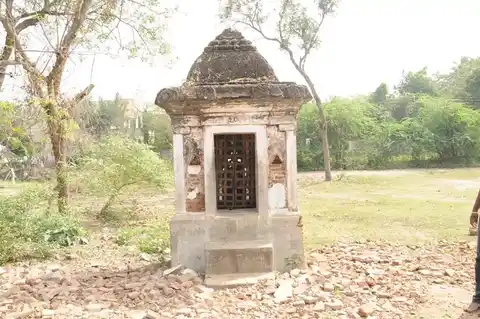 Arulmigu Varadharajaperumal Temple, Velampundi - 608304 அருள்மிகு வரதராஜப்பெருமாள் திருக்கோயில், வேலம்பூண்டி - 608304, Cuddalore - Ancient Temple Architecture and History Image 14