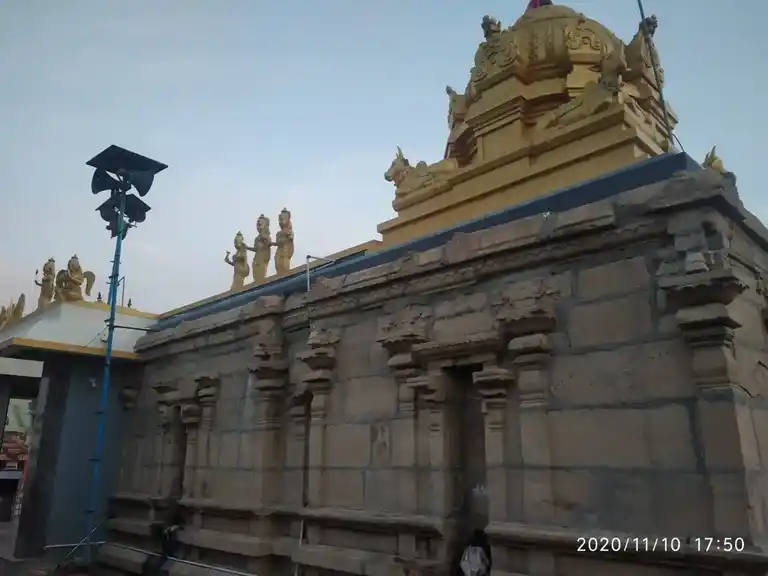 Arulmigu Varadharajaperumal Temple, Vembanour - 621305 Arulmigu Varadharajaperumal Temple, Vembanour - 621305, Thiruchirappalli - Ancient Temple Architecture and History Image 2