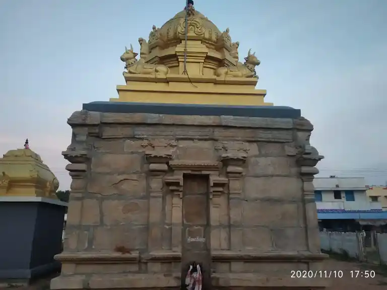 Arulmigu Varadharajaperumal Temple, Vembanour - 621305 Arulmigu Varadharajaperumal Temple, Vembanour - 621305, Thiruchirappalli - Ancient Temple Architecture and History Image 3