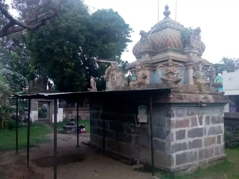 Arulmigu Varadharajaperumal, Thenper - 605654 அருள்மிகு வரதராஜப்பெருமாள் திருக்கோயில், Thenper - 605654, Viluppuram - Ancient Temple Architecture and History Image 4