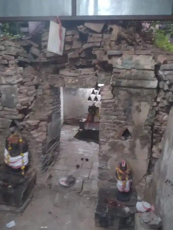 Arulmigu Varadharajaperumaltemple, Narayanamangalam - 609202 அருள்மிகு வரதராஜ பெருமாள் திருக்கோயில், நாராயணமங்கலம் - 609202, Mayiladuthurai - Ancient Temple Architecture and History Image 3