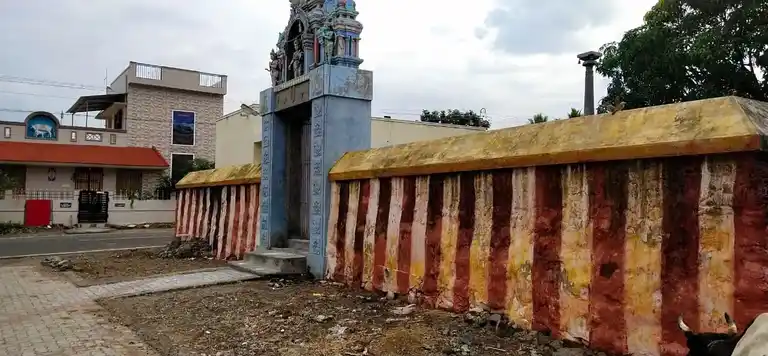 Arulmigu Varadhrajaperumal Temple, Vishvambal Samuthiram - 621002 Arulmigu Varadhrajaperumal Temple, Vishvambal Samuthiram, Vishvambal Samuthiram - 621002, Thiruchirappalli - Ancient Temple Architecture and History Image 2