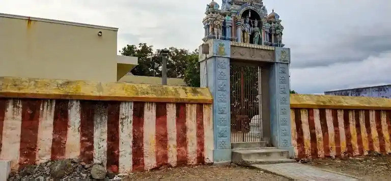Arulmigu Varadhrajaperumal Temple, Vishvambal Samuthiram - 621002 Arulmigu Varadhrajaperumal Temple, Vishvambal Samuthiram, Vishvambal Samuthiram - 621002, Thiruchirappalli - Ancient Temple Architecture and History Image 3