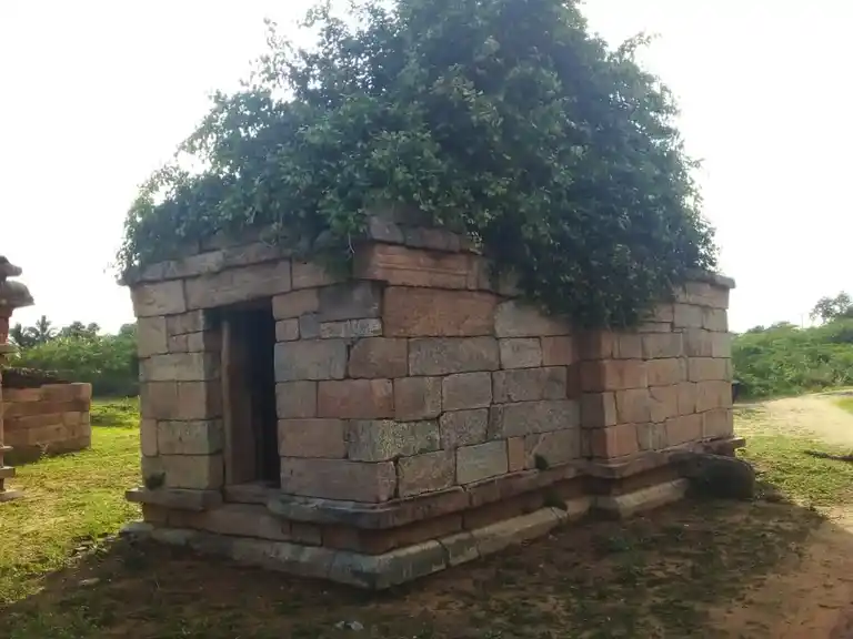 Arulmigu Varagulapandeeswarar Mangalavinayagar Temple, Oliyamangalam - 621308 அருள்மிகு வரகுணபாண்டீஸ்வரர் திருக்கோயில், ஒலியமங்கலம் - 621308, Pudukkottai - Ancient Temple Architecture and History Image 6