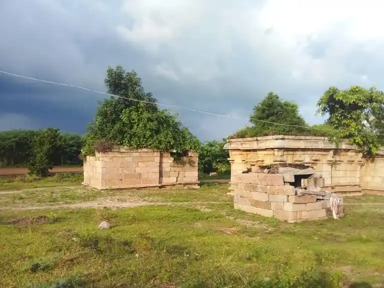 Arulmigu Varagulapandeeswarar Mangalavinayagar Temple, Oliyamangalam - 621308 அருள்மிகு வரகுணபாண்டீஸ்வரர் திருக்கோயில், ஒலியமங்கலம் - 621308, Pudukkottai - Ancient Temple Architecture and History Image 9