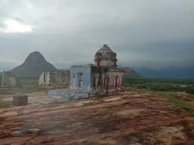 Arulmigu Varakuna Pandiswarar Temple, Earvadi - 627103 Arulmigu Varakuna Pandiswarar Temple, Earvadi - 627103, Tirunelveli - Ancient Temple Architecture and History Image 10