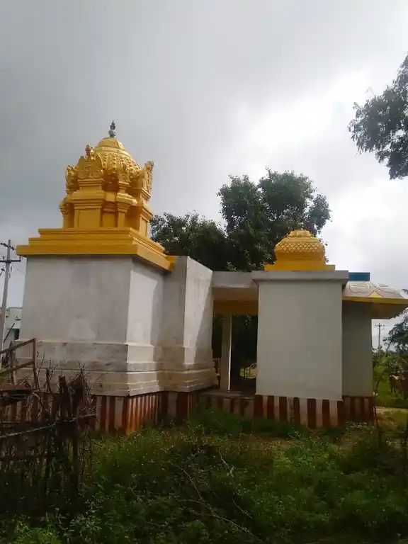 Arulmigu Varamthrum Vadivelmurgan Temple, Marchireddiyapatti - 621105 Arulmigu Varamthrum vadivelmurgan Temple, Marchireddiyapatti - 621105, Thiruchirappalli - Ancient Temple Architecture and History Image 4