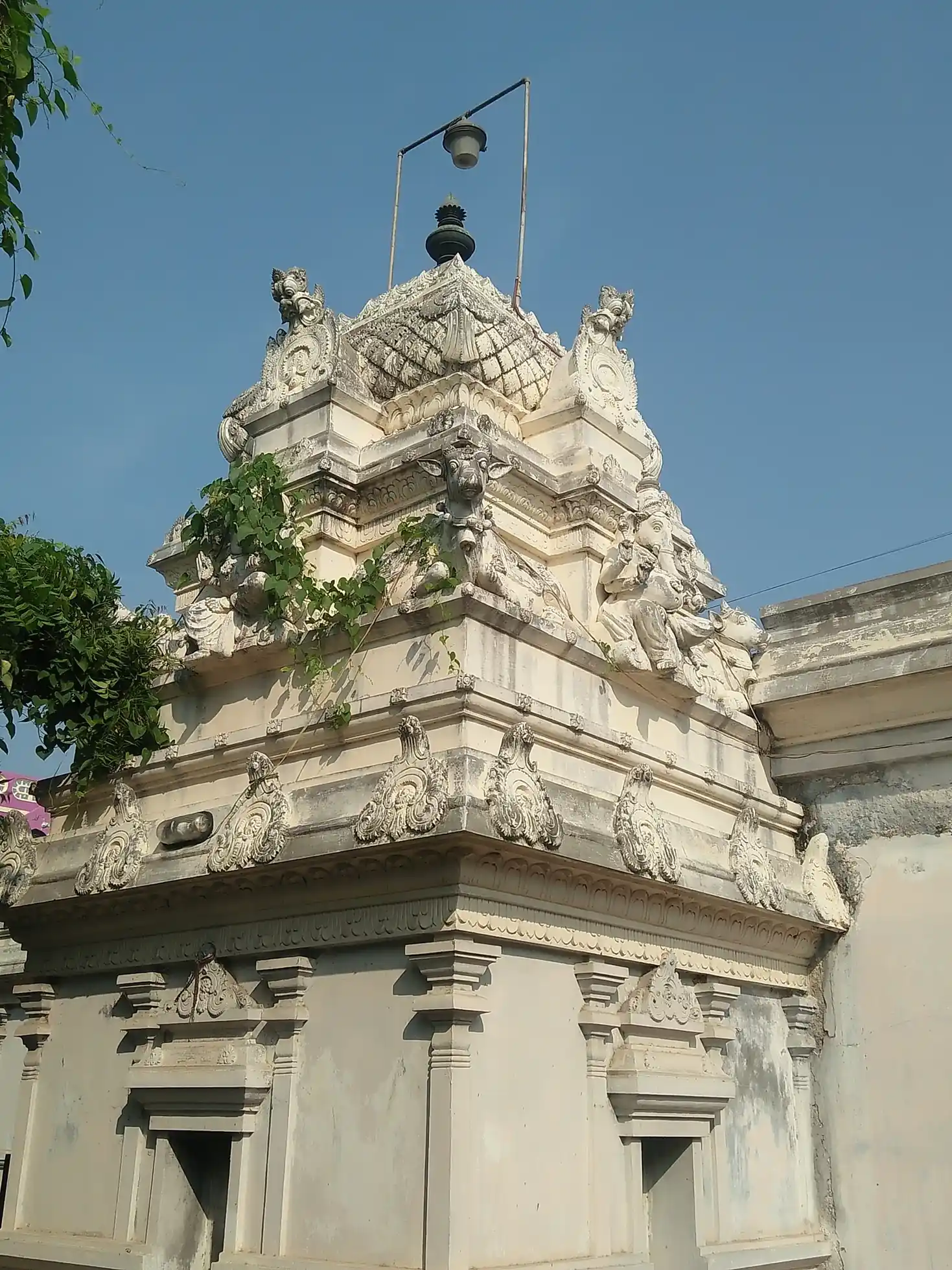 Arulmigu Varasidhi Vinayagar And Palani Andavar Temple, Arcot - 632503 அருள்மிகு வரச்சித்தி விநாயகர் மற்றும் பழனியாண்டவர் திருக்கோயில், ஆற்காடு - 632503, Ranipet - Ancient Temple Architecture and History Image 4