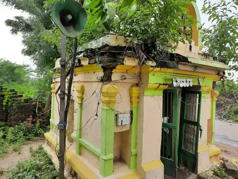 Arulmigu Varasithi Vinayagar Temple, Centre Of The Village, Perunkavoor - 601204