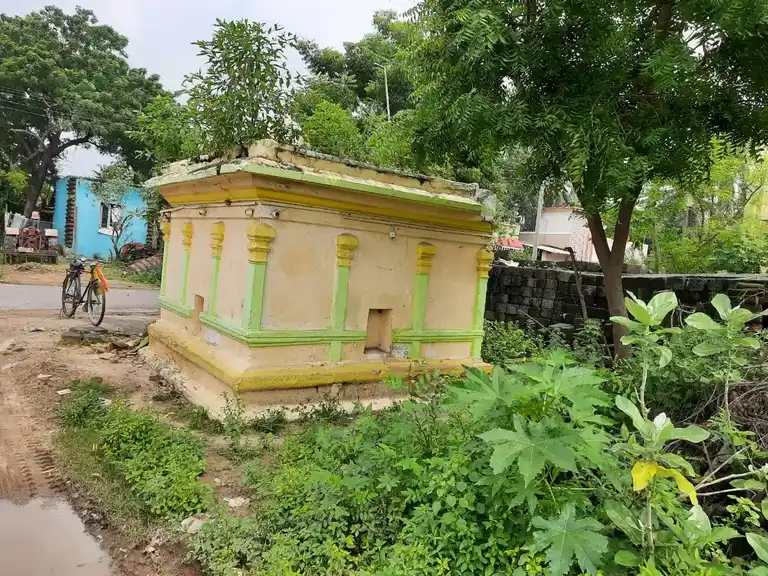 Arulmigu Varasithi Vinayagar Temple, Centre Of The Village, Perunkavoor - 601204 அருள்மிகு வரசித்தி விநாயகர் ஆலயம், Centre Of The Village,, Perunkavoor - 601204, Tiruvallur - Ancient Temple Architecture and History Image 4