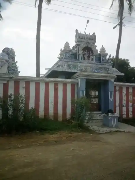 Arulmigu Varatharaja Parumal Temple, Pullambadi - 621712 Arulmigu Varatharaja parumal Temple, Pullambadi - 621712, Thiruchirappalli - Ancient Temple Architecture and History Image 3