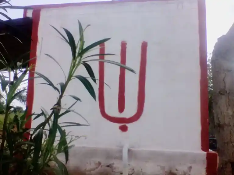 Arulmigu Varatharaja Perumal And Nandhagopala Swamy Temple, Devathur - 624614 Arulmigu Varatharaja Perumal And Nandhagopala Swamy Temple, Devathur - 624614, Dindigul - Ancient Temple Architecture and History Image 5