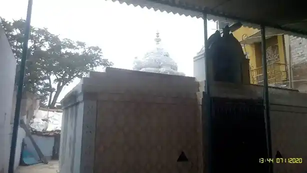 Arulmigu Varatharaja Perumal Swamy Temple, Periyanahalli - 635205 Arulmigu Varatharaja Perumal Swamy Temple, பெரியனஹல்லி - 635205, Dharmapuri - Ancient Temple Architecture and History Image 4