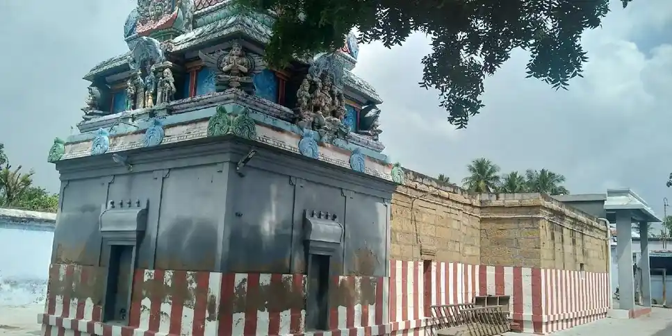 Arulmigu Varatharaja Perumal Temple, Agraharam, Manakkal - 621601 Arulmigu Varatharaja Perumal Temple, Agraharam, Manakkal - 621601, Thiruchirappalli - Ancient Temple Architecture and History Image 3
