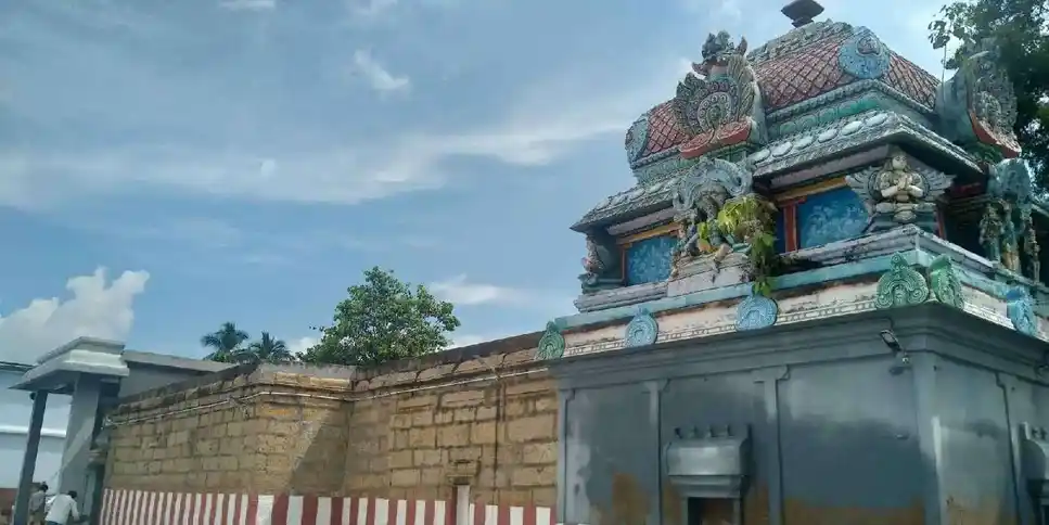 Arulmigu Varatharaja Perumal Temple, Agraharam, Manakkal - 621601 Arulmigu Varatharaja Perumal Temple, Agraharam, Manakkal - 621601, Thiruchirappalli - Ancient Temple Architecture and History Image 4