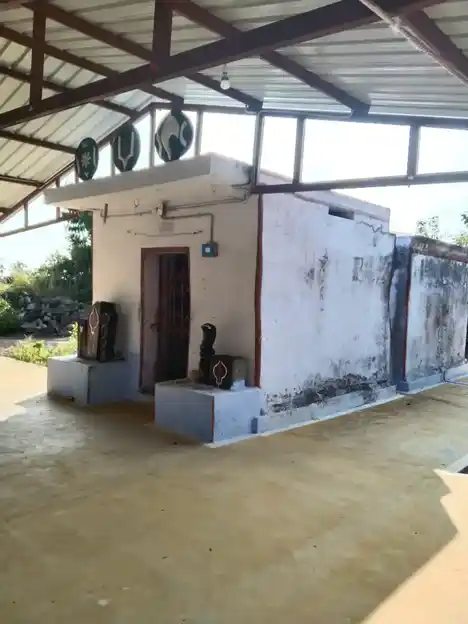 Arulmigu Varatharaja Perumal Temple, Chennampatti - 638504 அருள்மிகு வரதராஜப்பெருமாள் திருக்கோயில், Chennampatti, Chennampatti - 638504, Erode - Ancient Temple Architecture and History Image 2