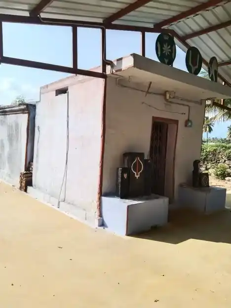 Arulmigu Varatharaja Perumal Temple, Chennampatti - 638504 அருள்மிகு வரதராஜப்பெருமாள் திருக்கோயில், Chennampatti, Chennampatti - 638504, Erode - Ancient Temple Architecture and History Image 4