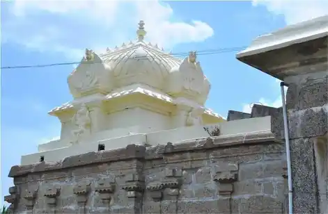 Arulmigu Varatharaja Perumal Temple, Chettikulam - 621104 Arulmigu Varatharaja perumal Temple, Chettikulam - 621104, Perambalur - Ancient Temple Architecture and History Image 2
