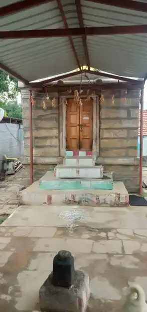 Arulmigu Varatharaja Perumal Temple, Earippalayam, Earippalayam - 642126 அருள்மிகு வரதராஜப்பெருமாள் திருக்கோயில், Earippalayam, Earippalayam - 642126, Tiruppur - Ancient Temple Architecture and History Image 4