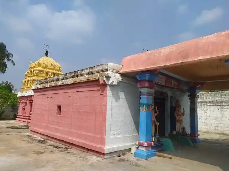 Arulmigu Varatharaja Perumal Temple, Kadur - 621716 Arulmigu Varatharaja Perumal Temple, Kadur - 621716, Perambalur - Ancient Temple Architecture and History Image 2
