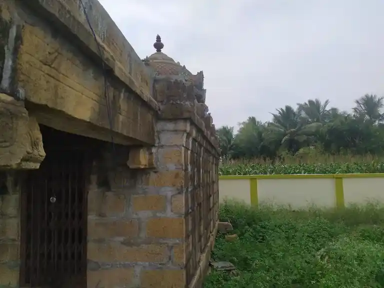 Arulmigu Varatharaja Perumal Temple, Kallampudur - 621717 Arulmigu Varatharaja Perumal Temple, Kallampudur - 621717, Perambalur - Ancient Temple Architecture and History Image 3