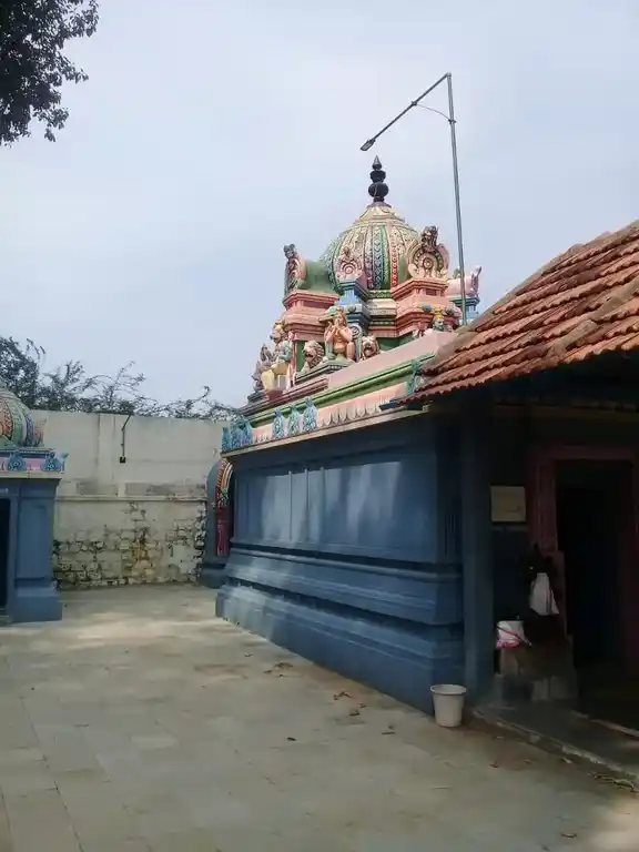 Arulmigu Varatharaja Perumal Temple, Kanadukaththan - 630103 அருள்மிகு வரதராஜப்பெருமாள் திருக்கோயில், Kanadukaththan - 630103, Sivagangai - Ancient Temple Architecture and History Image 2