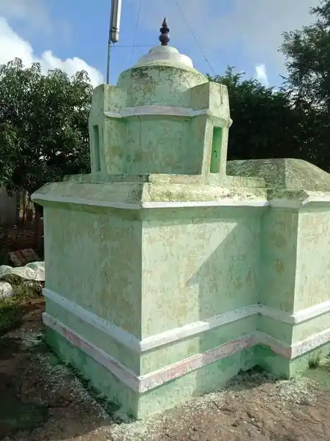 Arulmigu Varatharaja Perumal Temple, Kasavanampatti - 624705 அருள்மிகு வரதராஜப் பெருமாள் திருக்கோயில், Kasavanampatti - 624705, Dindigul - Ancient Temple Architecture and History Image 2