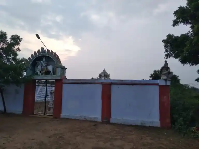 Arulmigu Varatharaja Perumal Temple, Koothampoondi - 624616 அருள்மிகு வரதராஜப்பெருமாள் திருக்கோயில், Koothampoondi - 624616, Dindigul - Ancient Temple Architecture and History Image 3