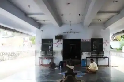 Arulmigu Varatharaja Perumal Temple, Kuzhumani - 620006 அருள்மிகு வரதாராஜபெருமாள் திருக்கோயில், Kuzhumani - 620006, Thiruchirappalli - Ancient Temple Architecture and History Image 2