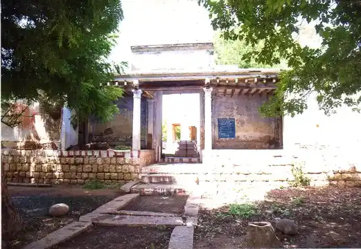 Arulmigu Varatharaja Perumal Temple, Lalapuram, Lalapuram - 625707 அருள்மிகு வரதராஜபெருமாள் திருக்கோயில், Lalapuram, Lalapuram - 625707, Madurai - Ancient Temple Architecture and History Image 4