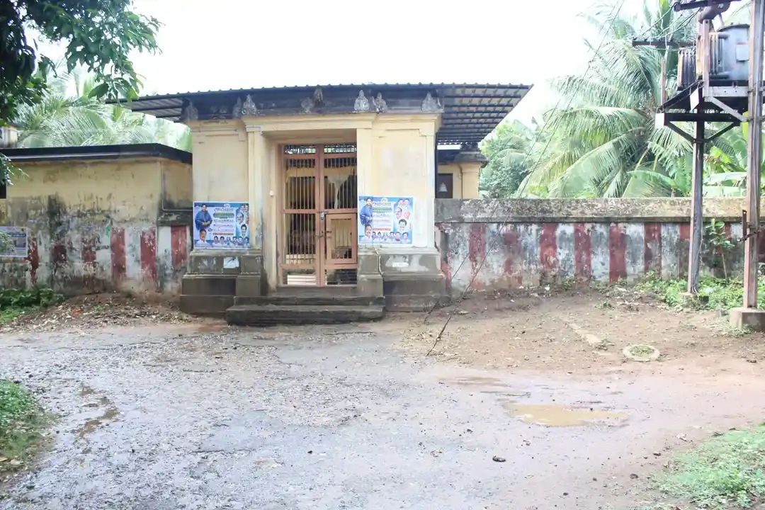 Arulmigu Varatharaja Perumal Temple, Maharajapuram - 612106 அருள்மிகு வரதராஜ பெருமாள் திருக்கோயில், Kathiramangalam - 612106, Thanjavur - Ancient Temple Architecture and History Image 2