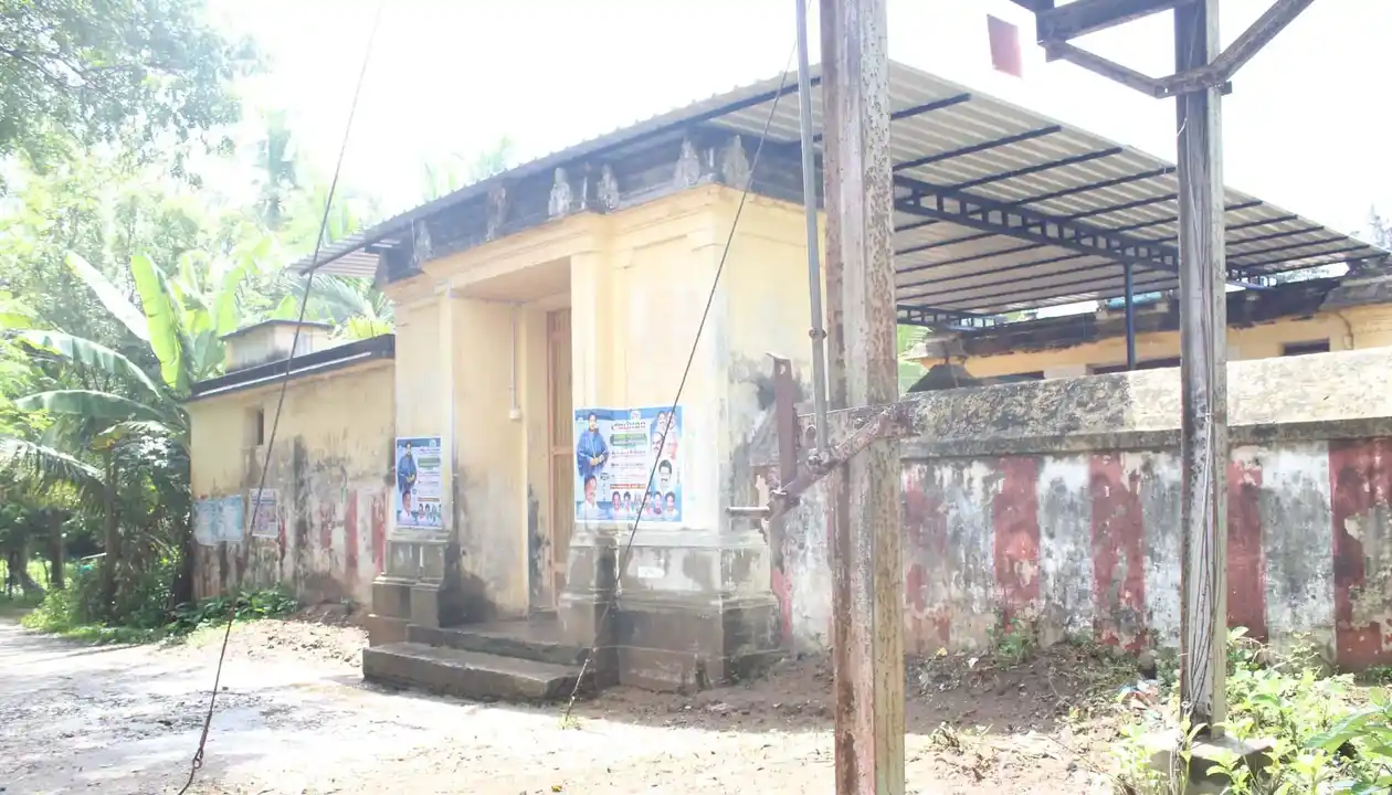 Arulmigu Varatharaja Perumal Temple, Maharajapuram - 612106 அருள்மிகு வரதராஜ பெருமாள் திருக்கோயில், Kathiramangalam - 612106, Thanjavur - Ancient Temple Architecture and History Image 4