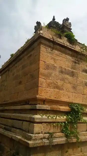 Arulmigu Varatharaja Perumal Temple, Manappalli - 637017 அருள்மிகு வரதராஜப்பெருமாள் திருக்கோயில்,  - 637017, Namakkal - Ancient Temple Architecture and History Image 3