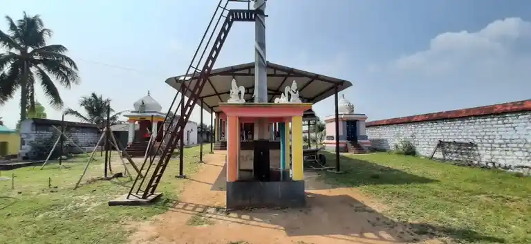 Arulmigu Varatharaja Perumal Temple, Mathur - 638501 அருள்மிகு வரதராஜப்பெருமாள் திருக்கோயில், Mathur - 638501, Erode - Ancient Temple Architecture and History Image 2