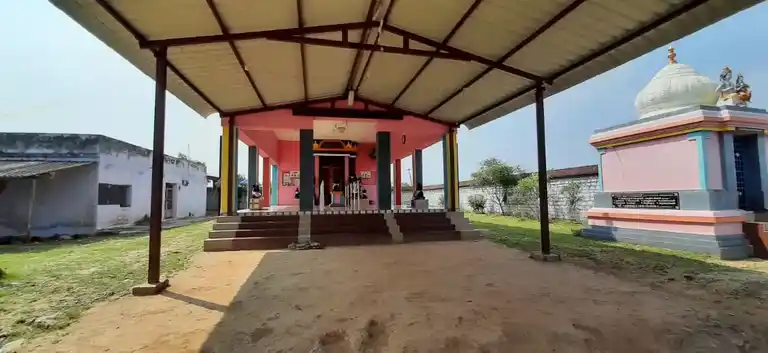 Arulmigu Varatharaja Perumal Temple, Mathur - 638501 அருள்மிகு வரதராஜப்பெருமாள் திருக்கோயில், Mathur - 638501, Erode - Ancient Temple Architecture and History Image 4