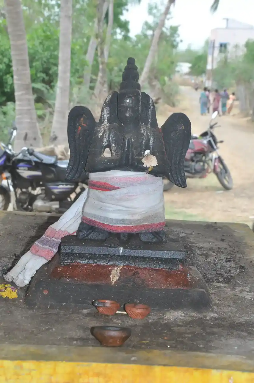 Arulmigu Varatharaja Perumal Temple, Melavazhakkarai - 610204 அருள்மிகு வரதராஜப்பெருமாள் திருக்கோயில், Melavazhakkarai - 610204, Nagapattinam - Ancient Temple Architecture and History Image 2