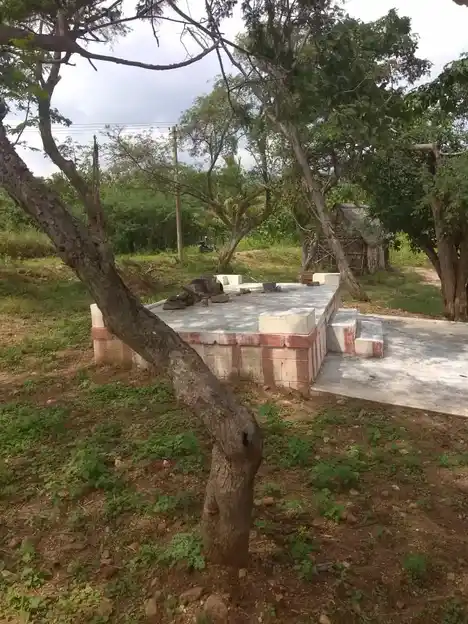 Arulmigu Varatharaja Perumal Temple, Mettupatti, Mettupatti - 625503 அருள்மிகு வரதராஜப் பெருமாள் திருக்கோயில், Mettupatti, Mettupatti - 625503, Madurai - Ancient Temple Architecture and History Image 2