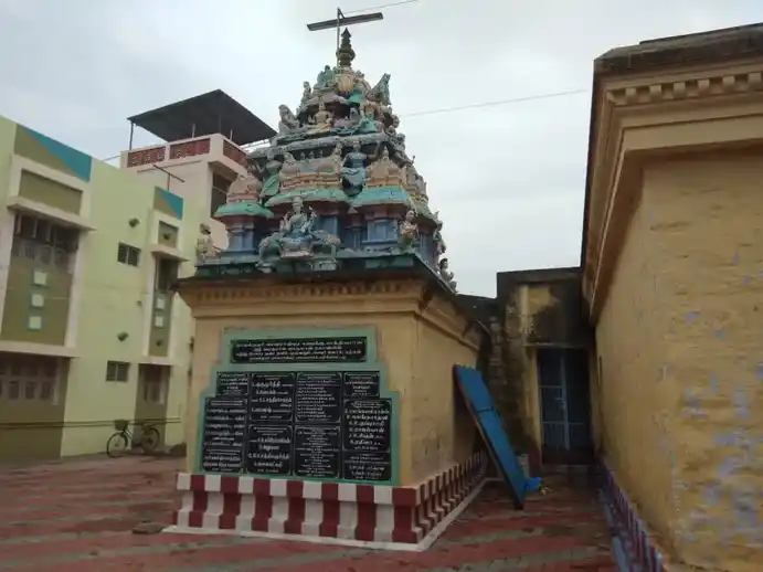 Arulmigu Varatharaja Perumal Temple, Nagal Nagar, Dindigul - 624003 Arulmigu Varatharaja Perumal Temple, Nagal Nagar, Dindigul - 624003, Dindigul - Ancient Temple Architecture and History Image 4