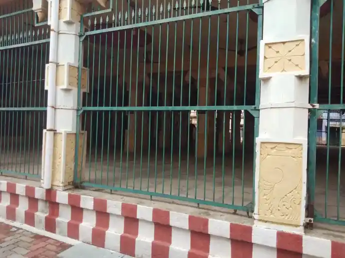 Arulmigu Varatharaja Perumal Temple, Nagal Nagar, Dindigul - 624003 Arulmigu Varatharaja Perumal Temple, Nagal Nagar, Dindigul - 624003, Dindigul - Ancient Temple Architecture and History Image 8