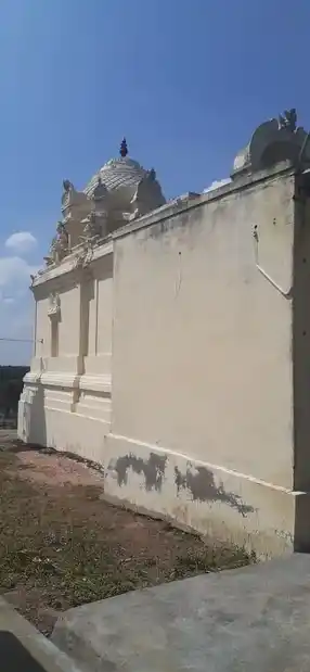 Arulmigu Varatharaja Perumal Temple, Nallampalli - 642001 Arulmigu Varatharaja Perumal Temple, நல்லம்பள்ளி - 642001, Coimbatore - Ancient Temple Architecture and History Image 2