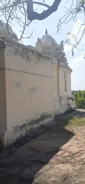 Arulmigu Varatharaja Perumal Temple, Nallampalli - 642001 Arulmigu Varatharaja Perumal Temple, நல்லம்பள்ளி - 642001, Coimbatore - Ancient Temple Architecture and History Image 3