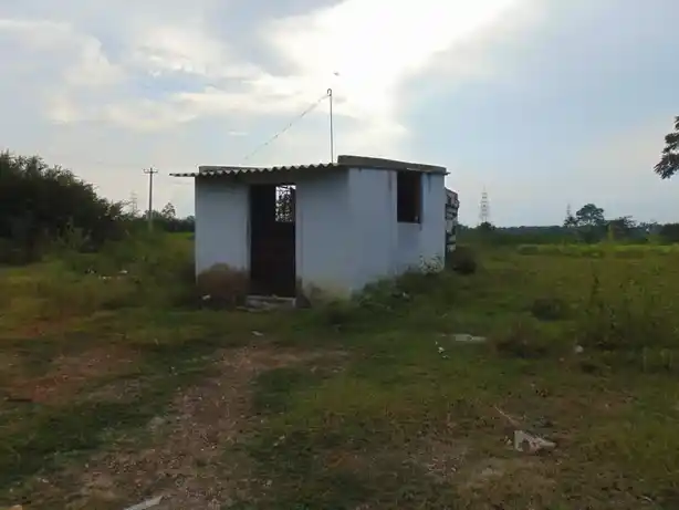 Arulmigu Varatharaja Perumal Temple, Nariyampalli, Karuvalur - 641670 அருள்மிகு வரதராஜபெருமாள் திருக்கோயில், Nariyampalli, ராமநாதபுரம், அவிநாசி - 641670, Tiruppur - Ancient Temple Architecture and History Image 2
