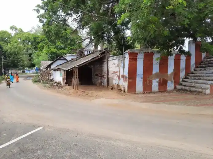 Arulmigu Varatharaja Perumal Temple, Near Police Station, Kalakkad - 627501 Temple