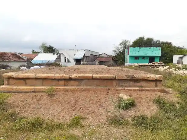 Arulmigu Varatharaja Perumal Temple, Othiyam - 621708 Arulmigu Varatharaja Perumal Temple, Othiyam - 621708, Perambalur - Ancient Temple Architecture and History Image 3