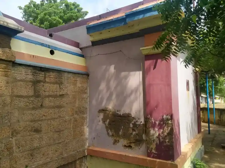 Arulmigu Varatharaja Perumal Temple, Papakurichi - 620010 Arulmigu Varatharaja perumal Temple, Papakurichi - 620010, Thiruchirappalli - Ancient Temple Architecture and History Image 4