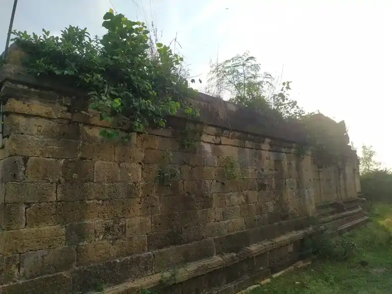 Arulmigu Varatharaja Perumal Temple, Paravai - 621717 Arulmigu Varatharaja Perumal Temple, Paravai - 621717, Perambalur - Ancient Temple Architecture and History Image 4