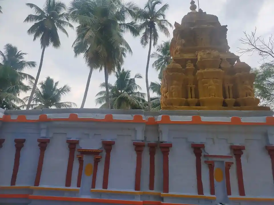 Arulmigu Varatharaja Perumal Temple, Perunthalaiyur, Gobichettipalayam - 638315 அருள்மிகு &nbspவரதராஜ &nbspபெருமாள் &nbsp;கோயில்&nbsp;, பெருந்தலையூர், Gobichettipalayam - 638315, Erode - Ancient Temple Architecture and History Image 4