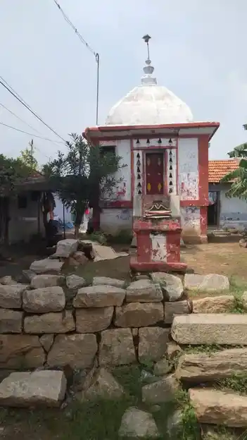 Arulmigu Varatharaja Perumal Temple, Pilathu - 624802 அருள்மிகு வரதராஜப்பெருமாள் திருக்கோயில், Pilathu - 624802, Dindigul - Ancient Temple Architecture and History Image 2